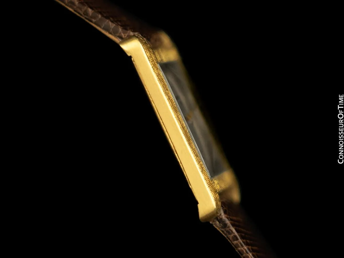 1963 Audemars Piguet "Extra-Flat" Vintage Mens Midsize Watch - 18K Gold