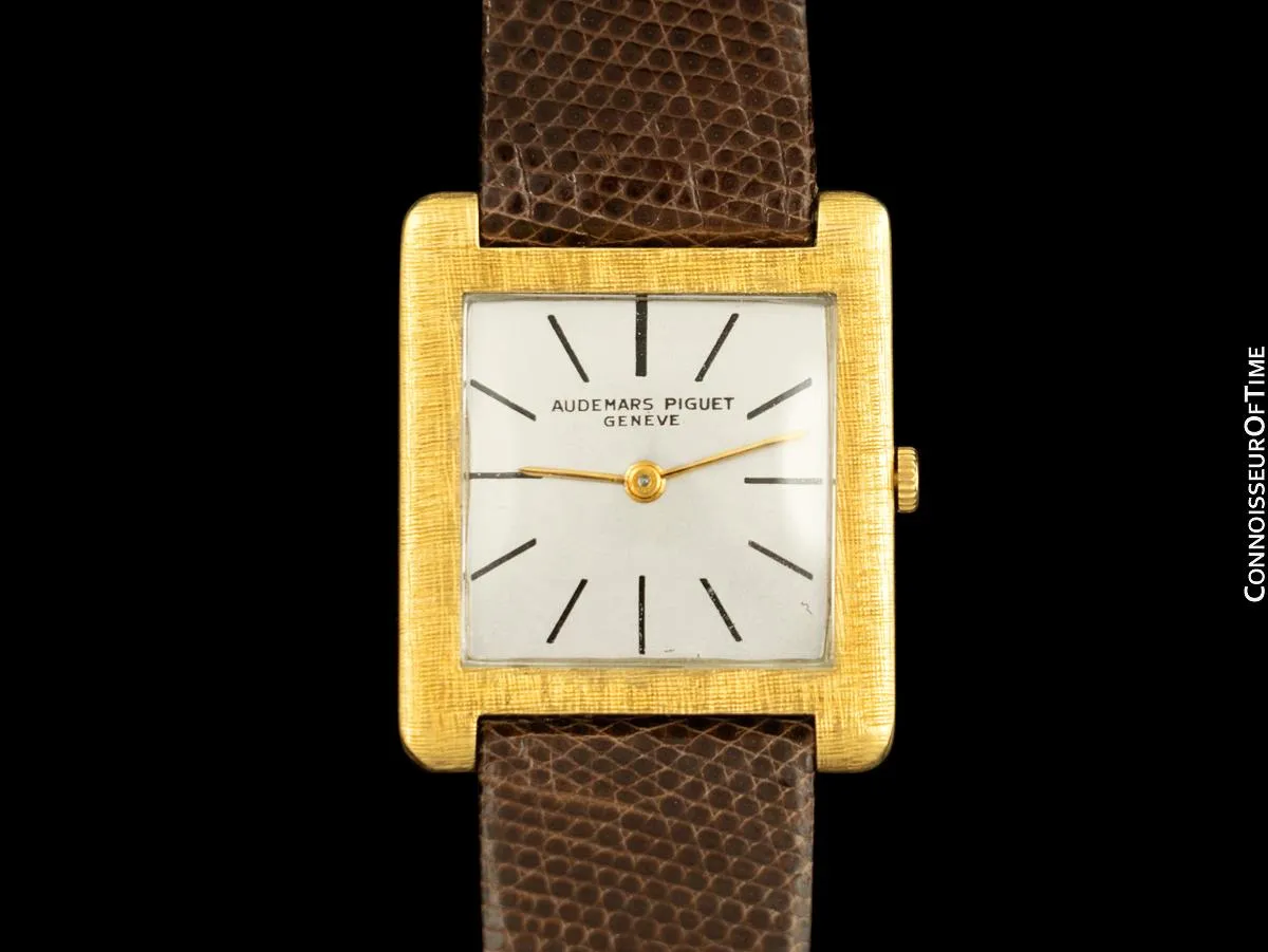 1963 Audemars Piguet "Extra-Flat" Vintage Mens Midsize Watch - 18K Gold