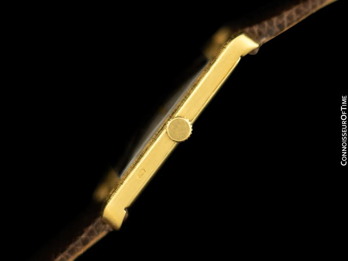1963 Audemars Piguet "Extra-Flat" Vintage Mens Midsize Watch - 18K Gold