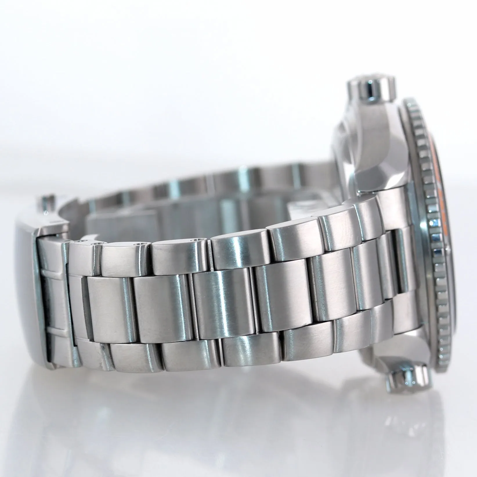 2019 MINT Omega Seamaster Planet Ocean 43.5mm 215.30.44.21.01.002 Ceramic Watch