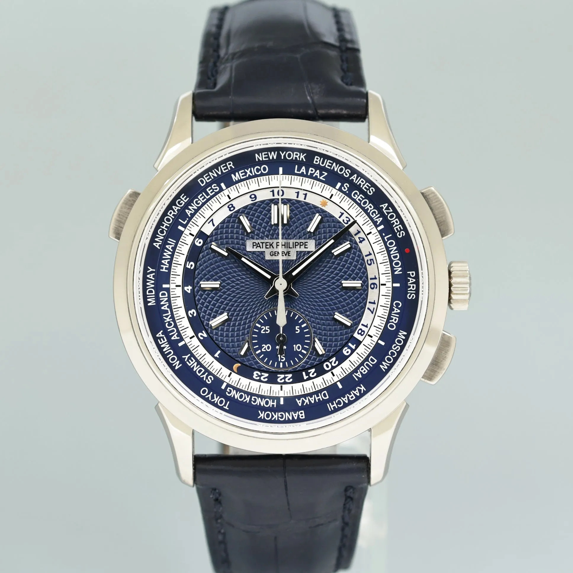 2019 MINT Patek Philippe 5930g 39.5mm White Gold World Time Blue Calatrava Watch Box