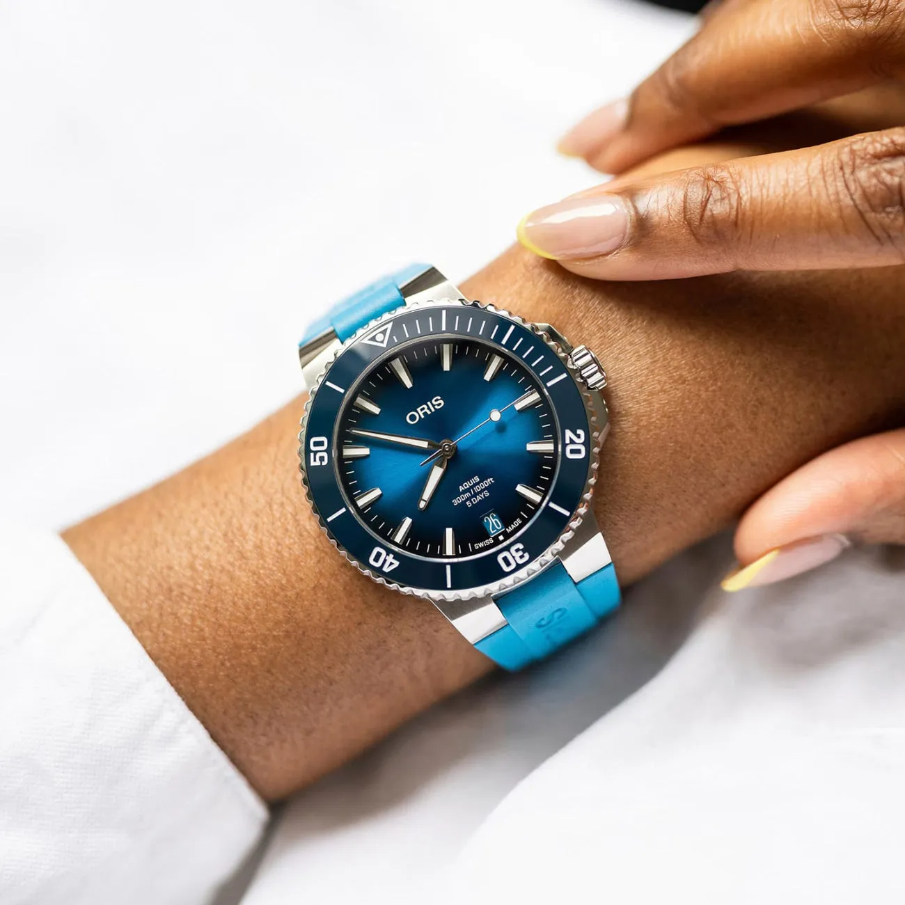 AQUIS DATE CALIBRE 400 - BLUE