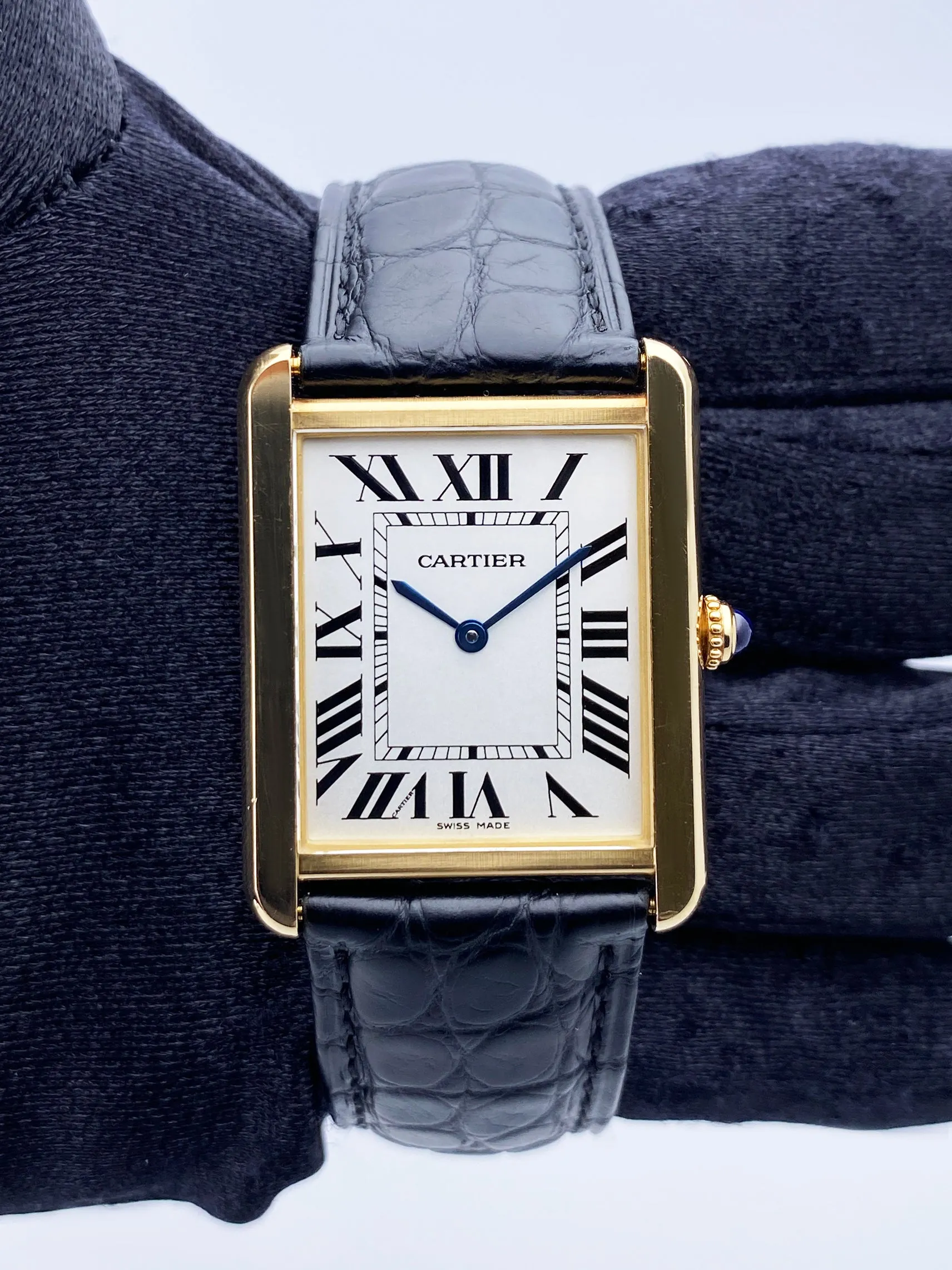 Cartier Tank Solo W5200004  18K Yellow Gold Mens Watch Box Papers