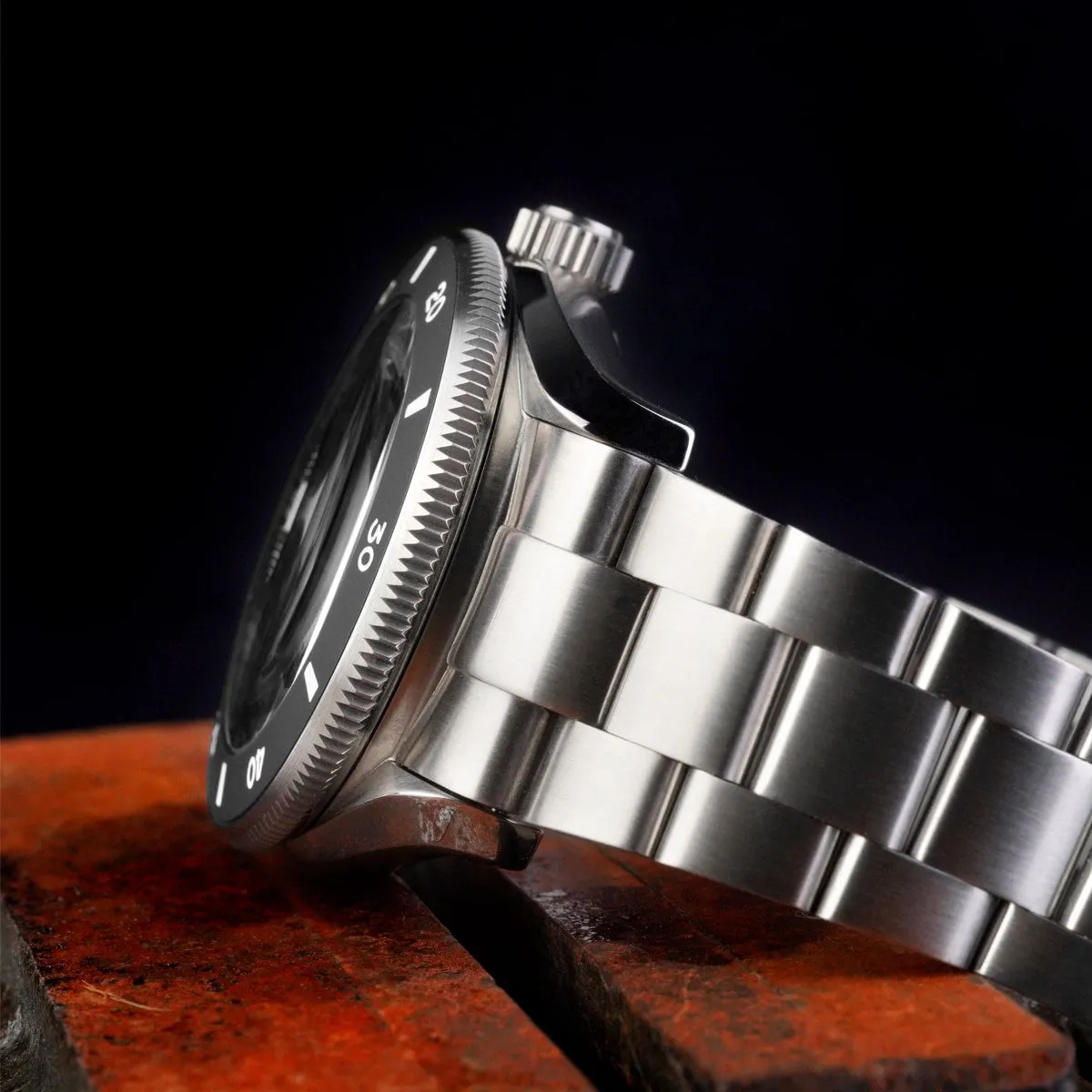D4 Meridian - Black Matte USA Solar 42mm