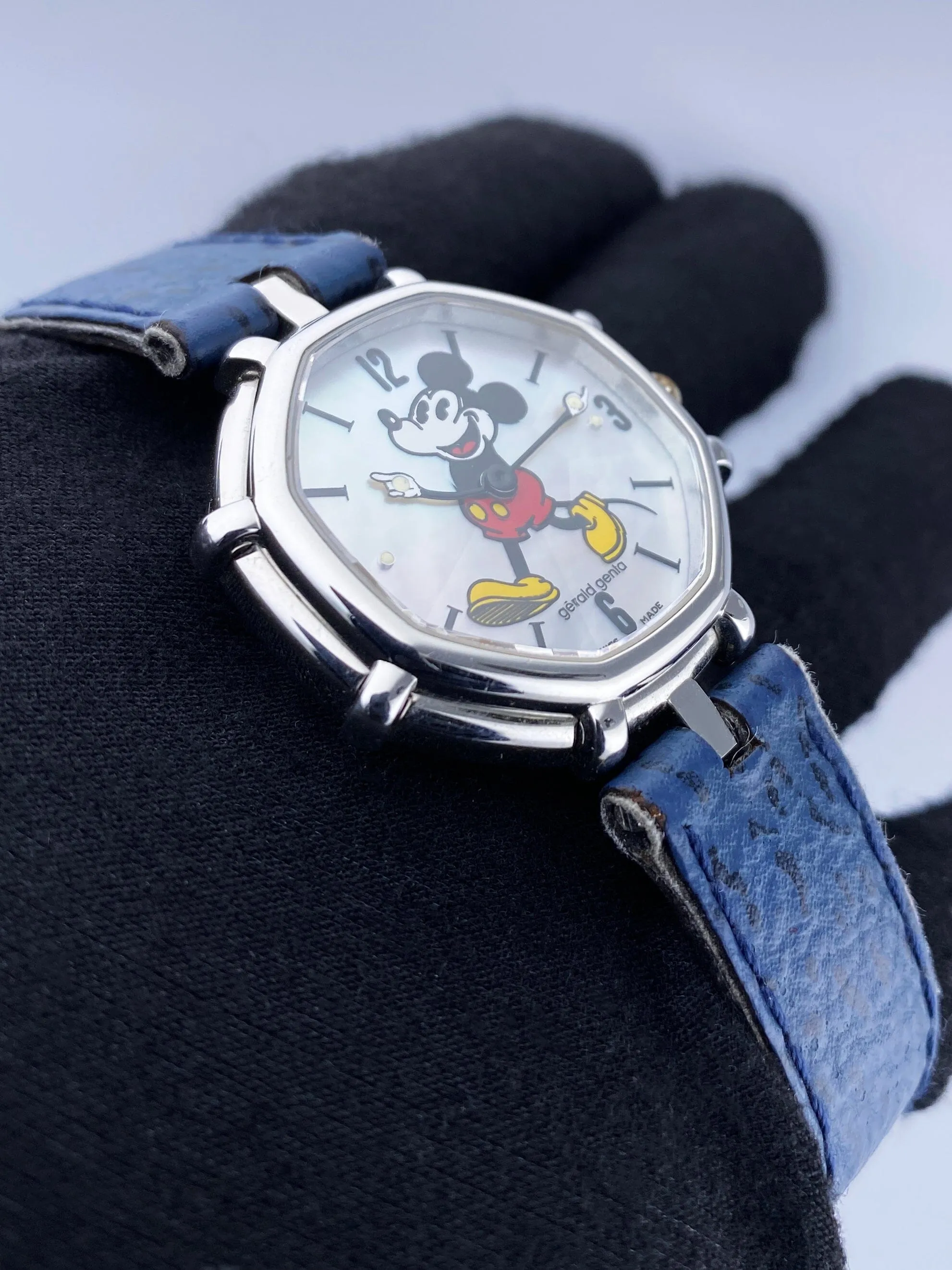 Gérald Genta Disney G.3450.7 Micky Mouse Dial Ladies Watch Box Papers
