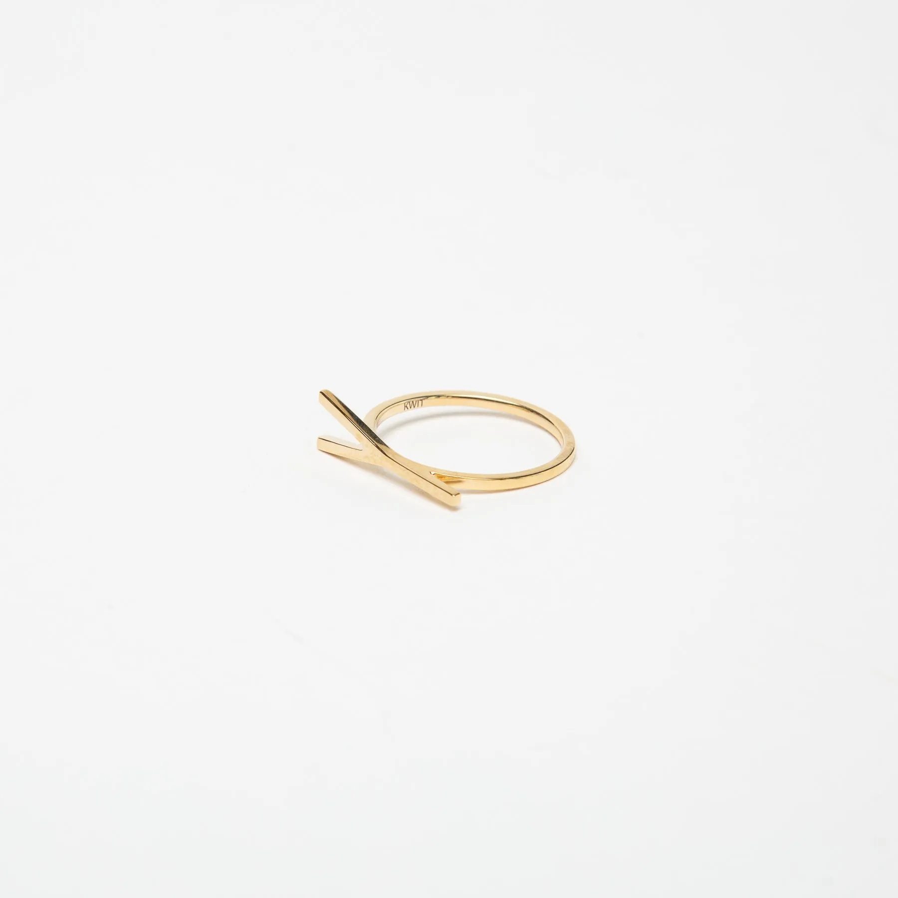 KWIT | 14K GOLD LETTER Y RING