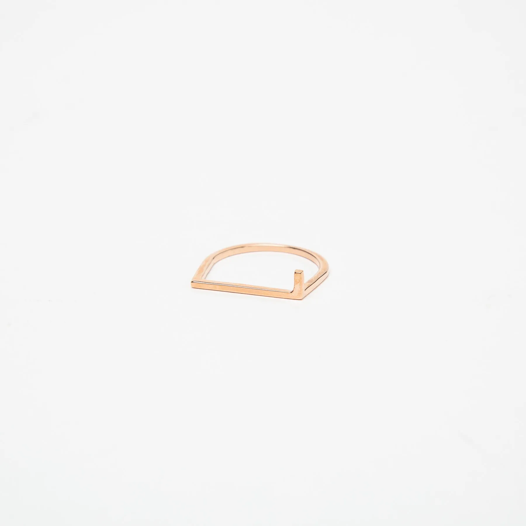 KWIT | 14K ROSE GOLD LETTER L RING