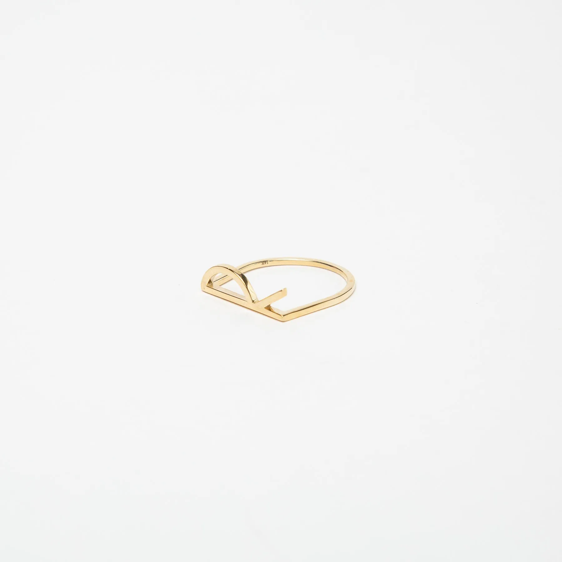KWIT | 14K YELLOW GOLD LETTER R RING