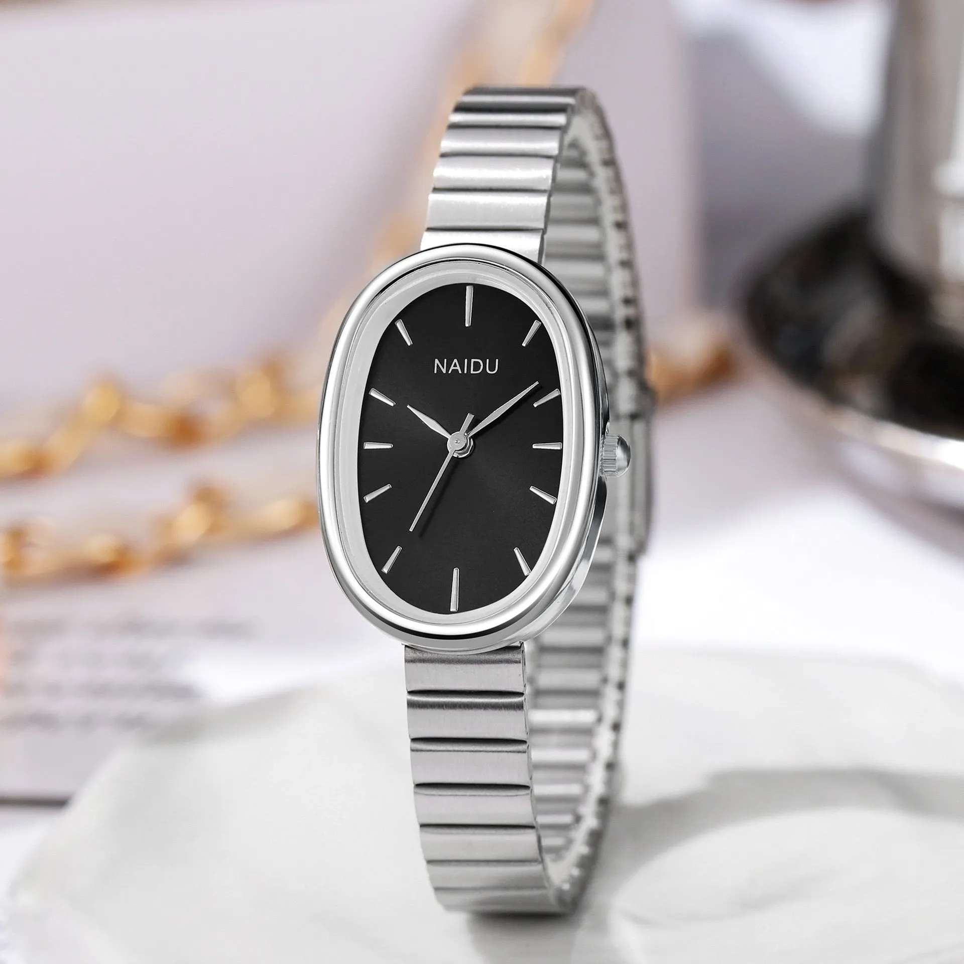 Naidu Vintage Mesh Watch