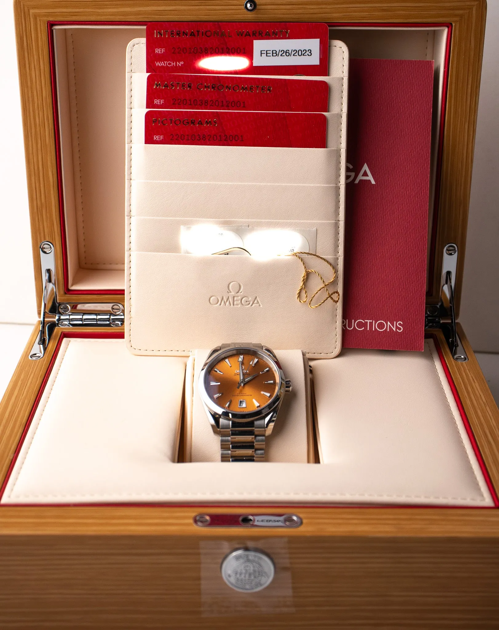 Omega Seamaster Aqua Terra Shades Saffron 220.10.38.20.12.001