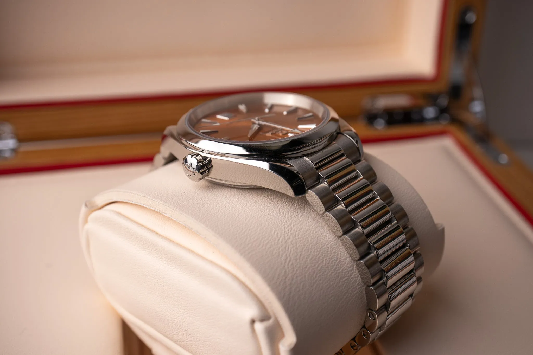 Omega Seamaster Aqua Terra Shades Saffron 220.10.38.20.12.001