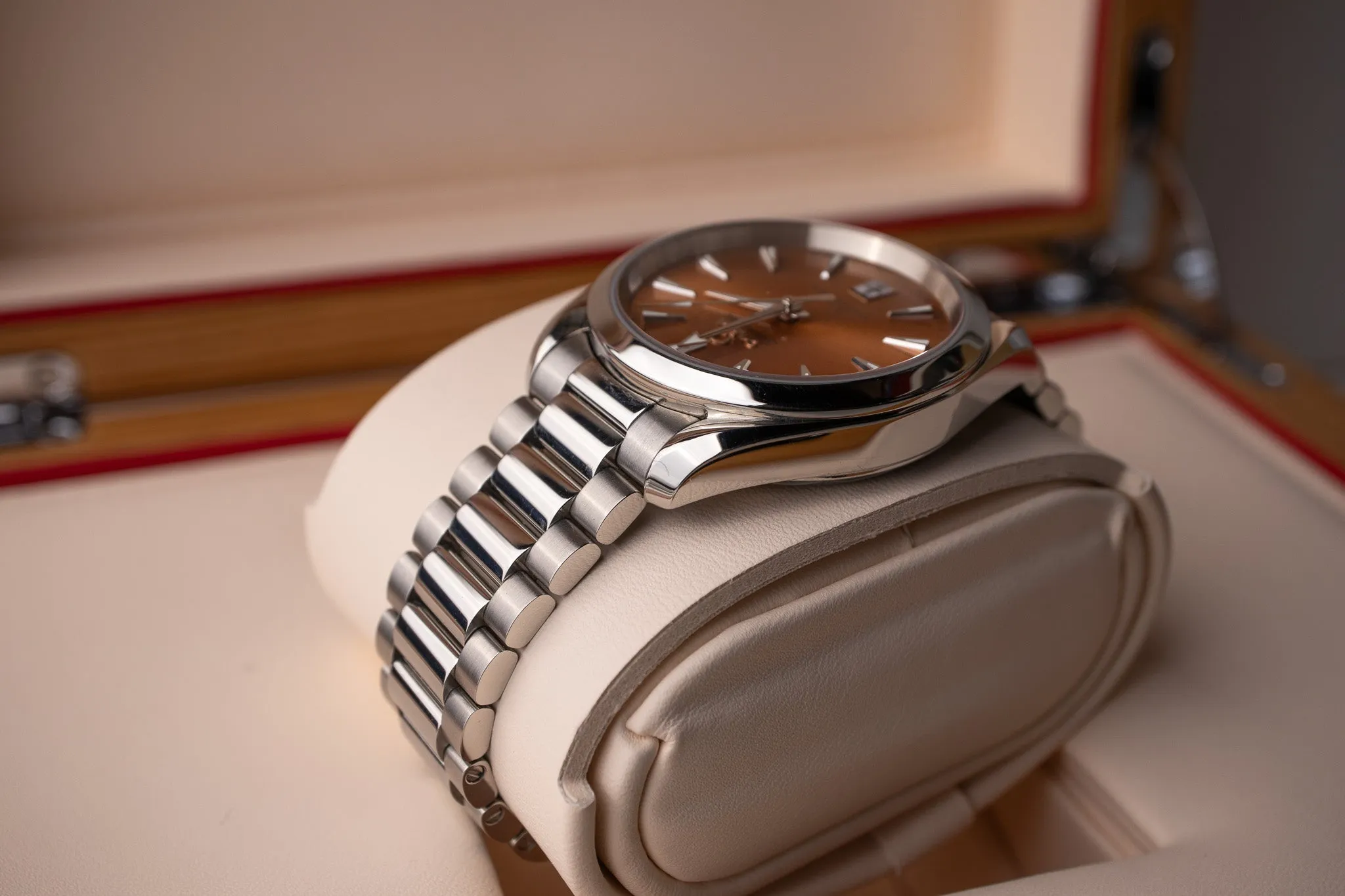 Omega Seamaster Aqua Terra Shades Saffron 220.10.38.20.12.001
