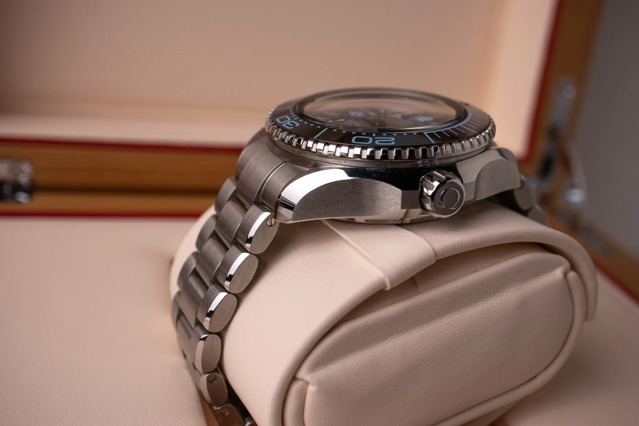 Omega Seamaster Planet Ocean Ultra Deep 6000M Mariana Trench 215.30.46.21.03.002