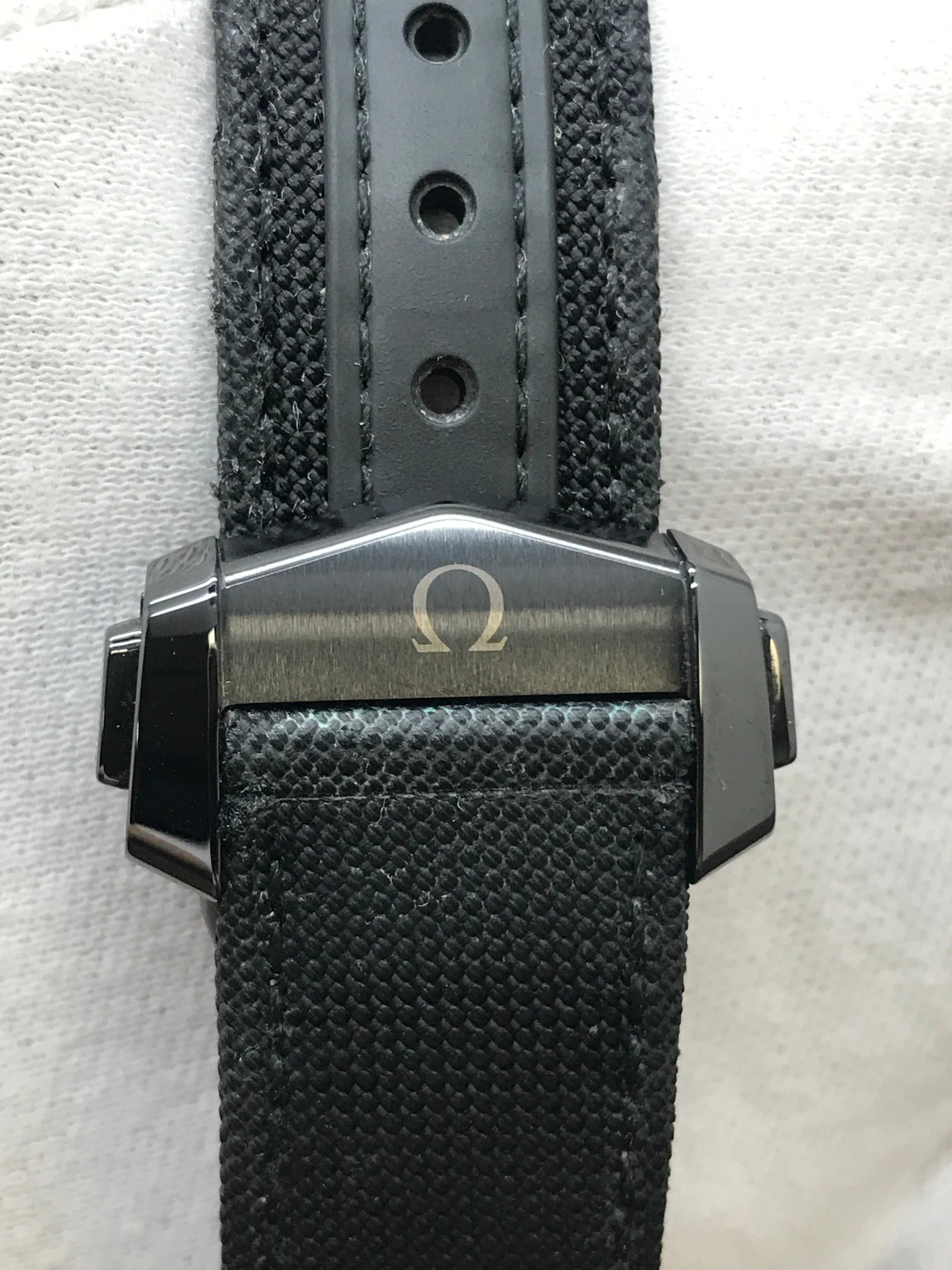 Omega Speedmaster DARK SIDE OF THE MOON 311.92.44.51.01.005 Pitch Black Dial Automatic Men's Watch