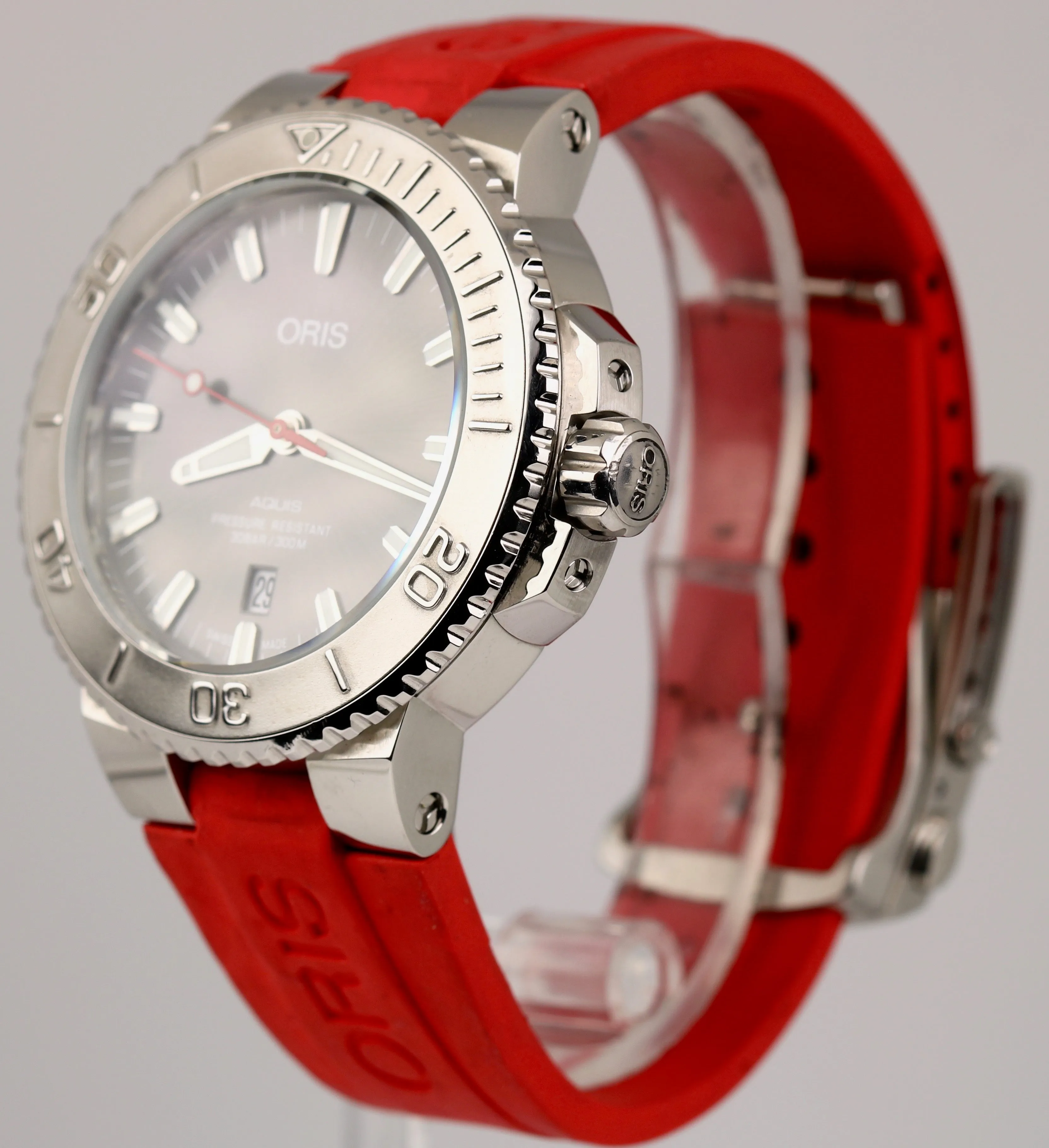 Oris Aquis Date Relief 01 733 7730 4153 Red Rubber Stainless Gray 43.5mm Watch