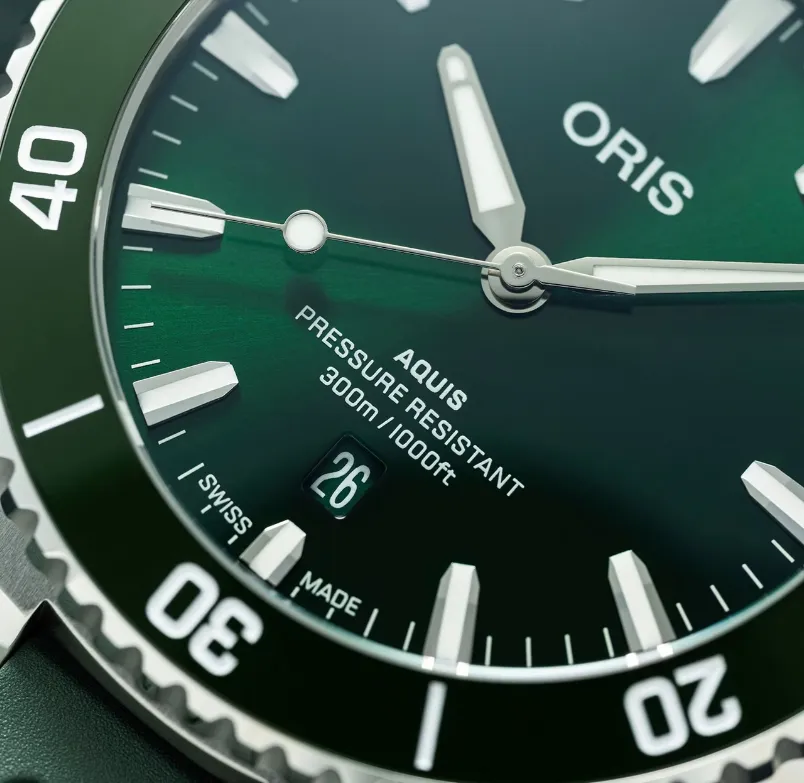 Oris Aquis Date Watch with Green Rubber Strap, 43.50mm