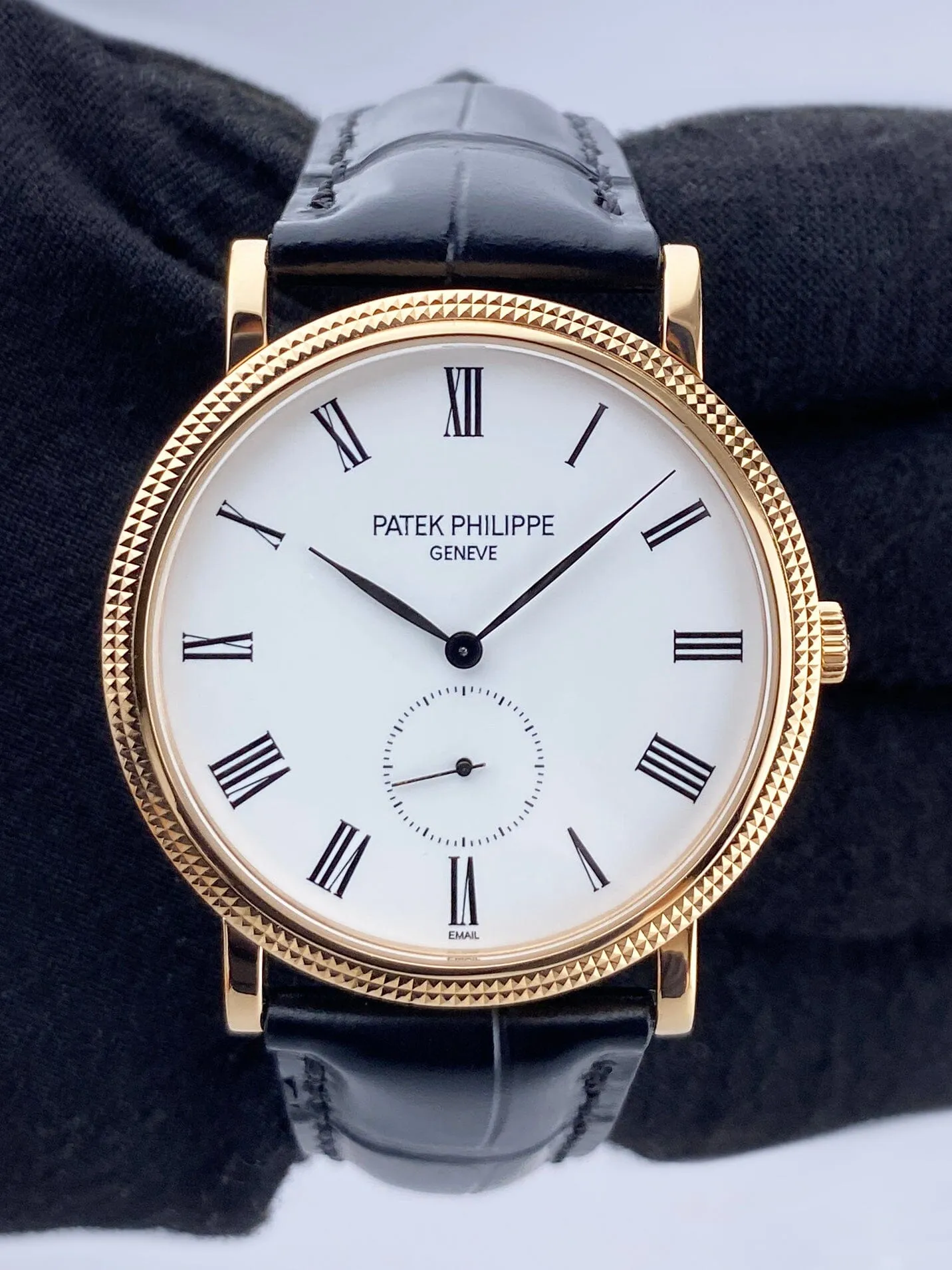 Patek Philippe Calatrava 5116R 18K Rose Gold Mens Watch
