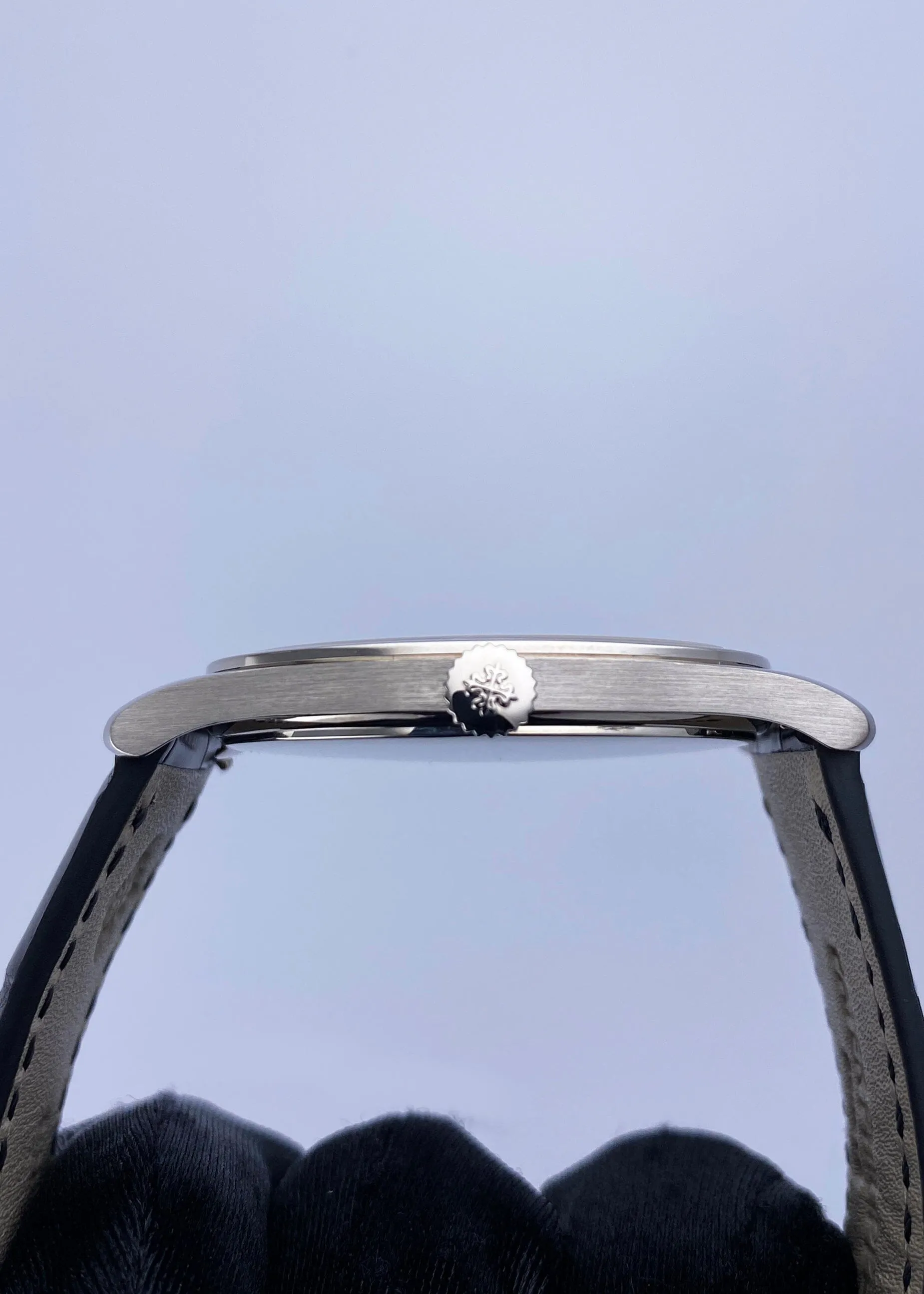 Patek Philippe Calatrava 5196G 18K White Gold Mens Watch