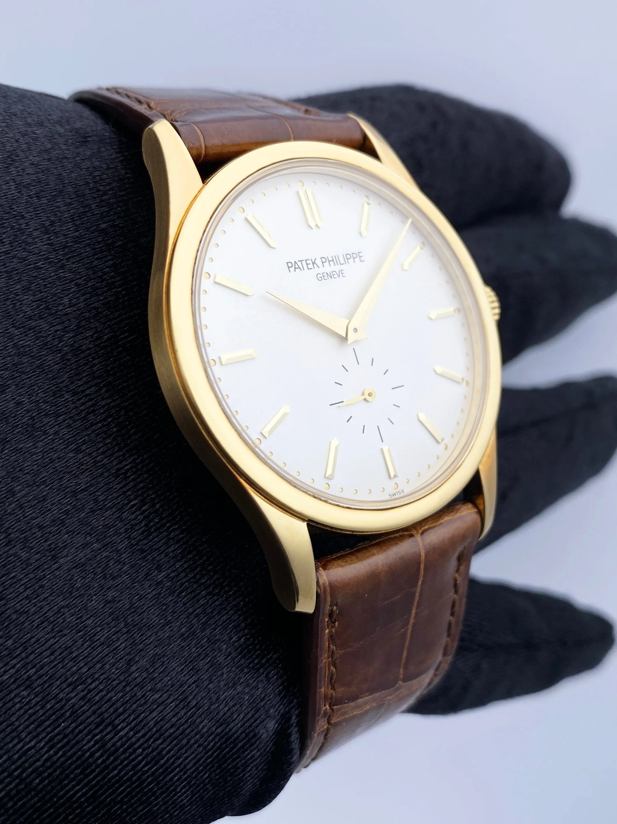 Patek Philippe Calatrava 5196J 18K Yellow Gold Mens Watch Box Papers