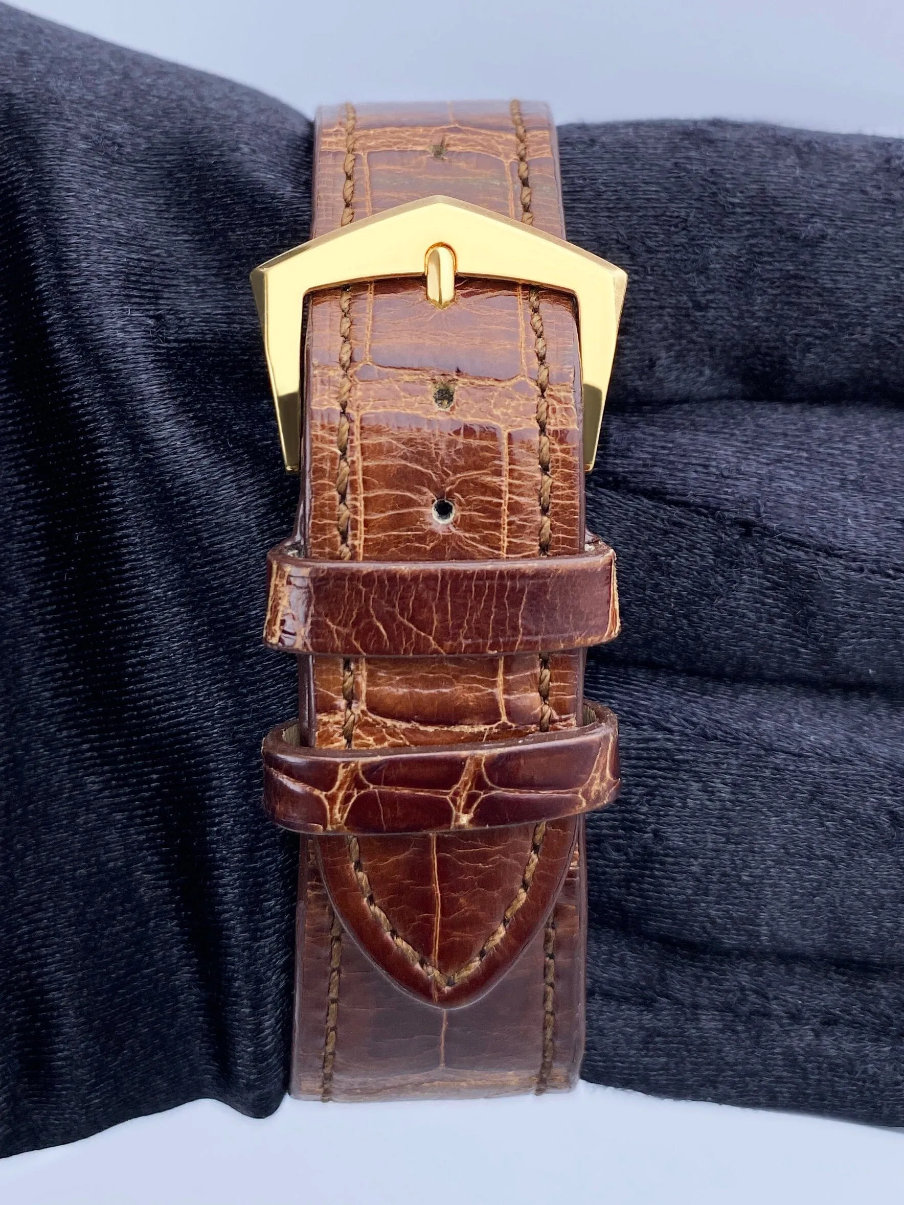 Patek Philippe Calatrava 5196J 18K Yellow Gold Mens Watch Box Papers