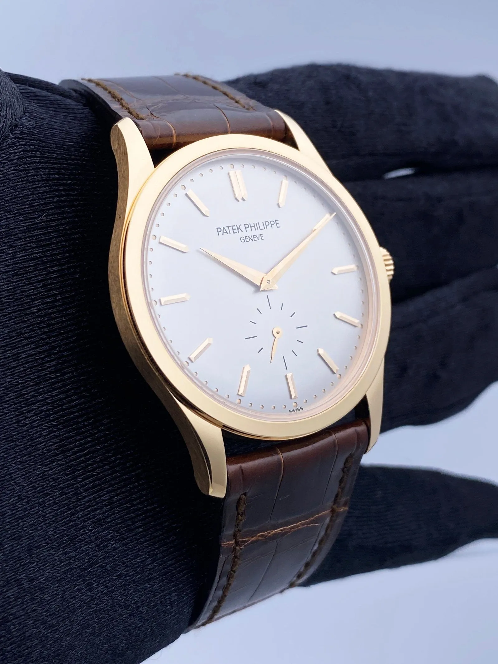 Patek Philippe Calatrava 5196R 18K Rose Gold Mens Watch With Papers