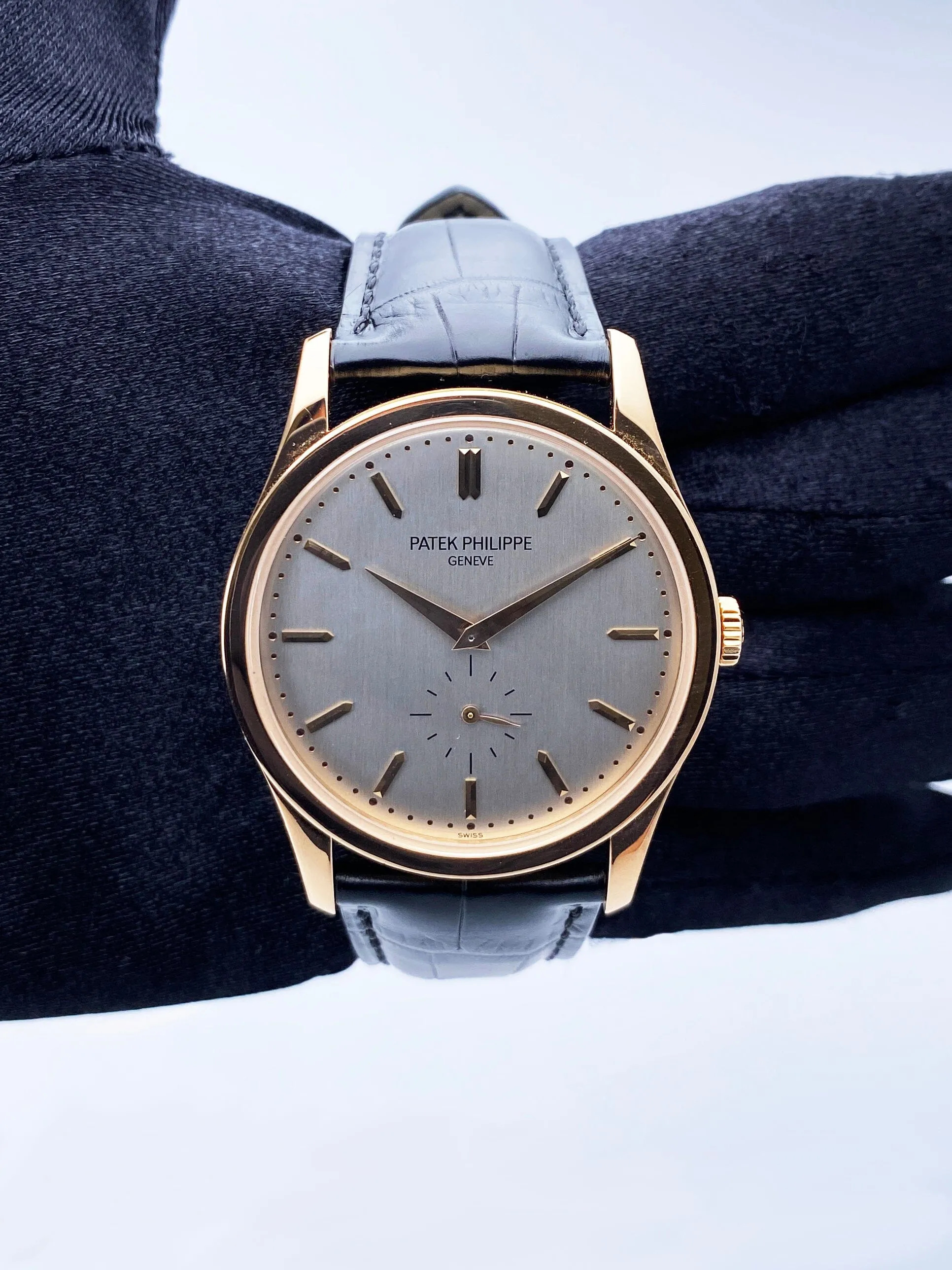Patek Philippe Calatrava 5196R 18K Rose Gold Mens Watch