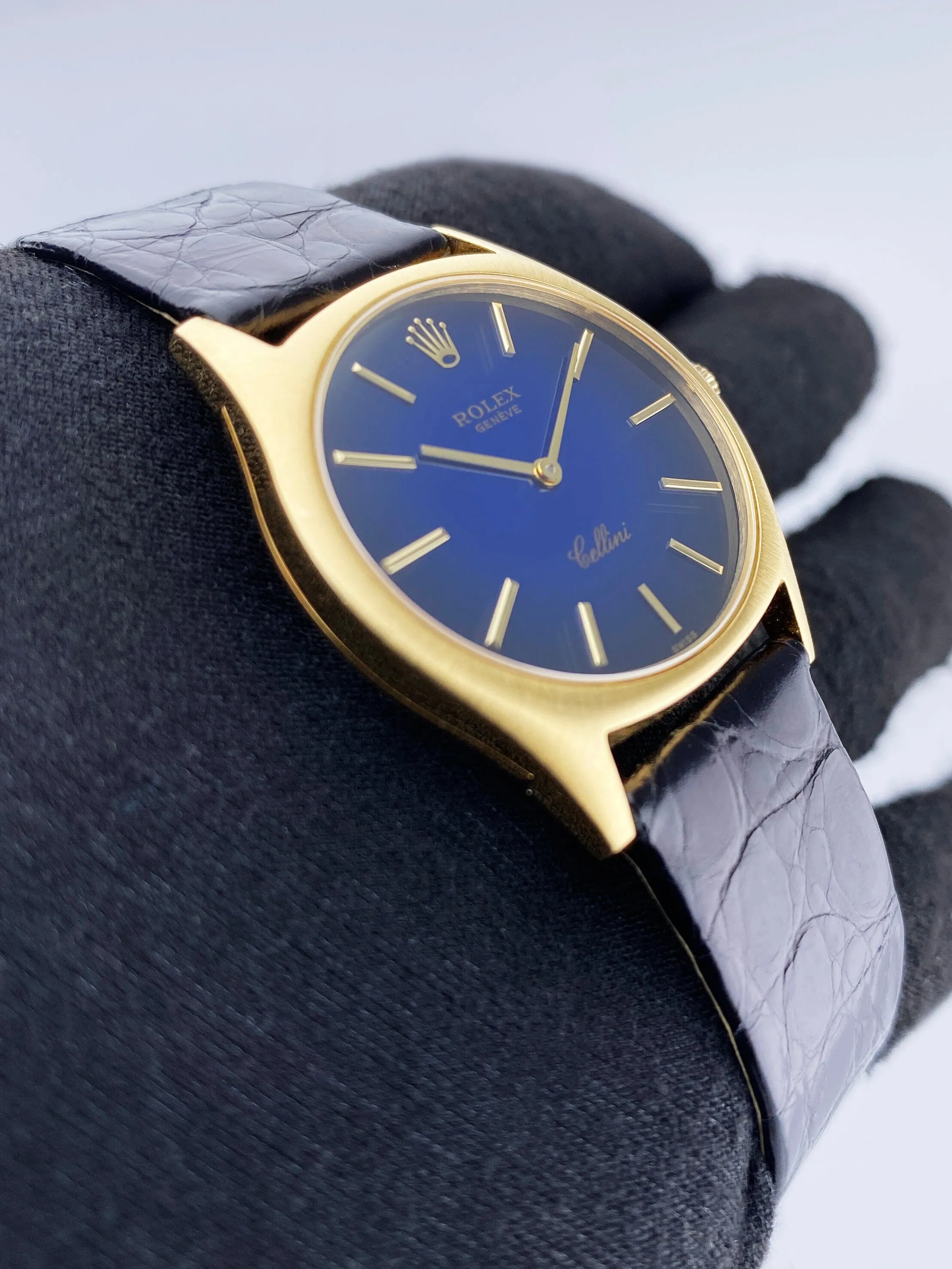 Rolex Cellini 3806 Blue Vignette Dial 18K Yellow Gold Mens Watch
