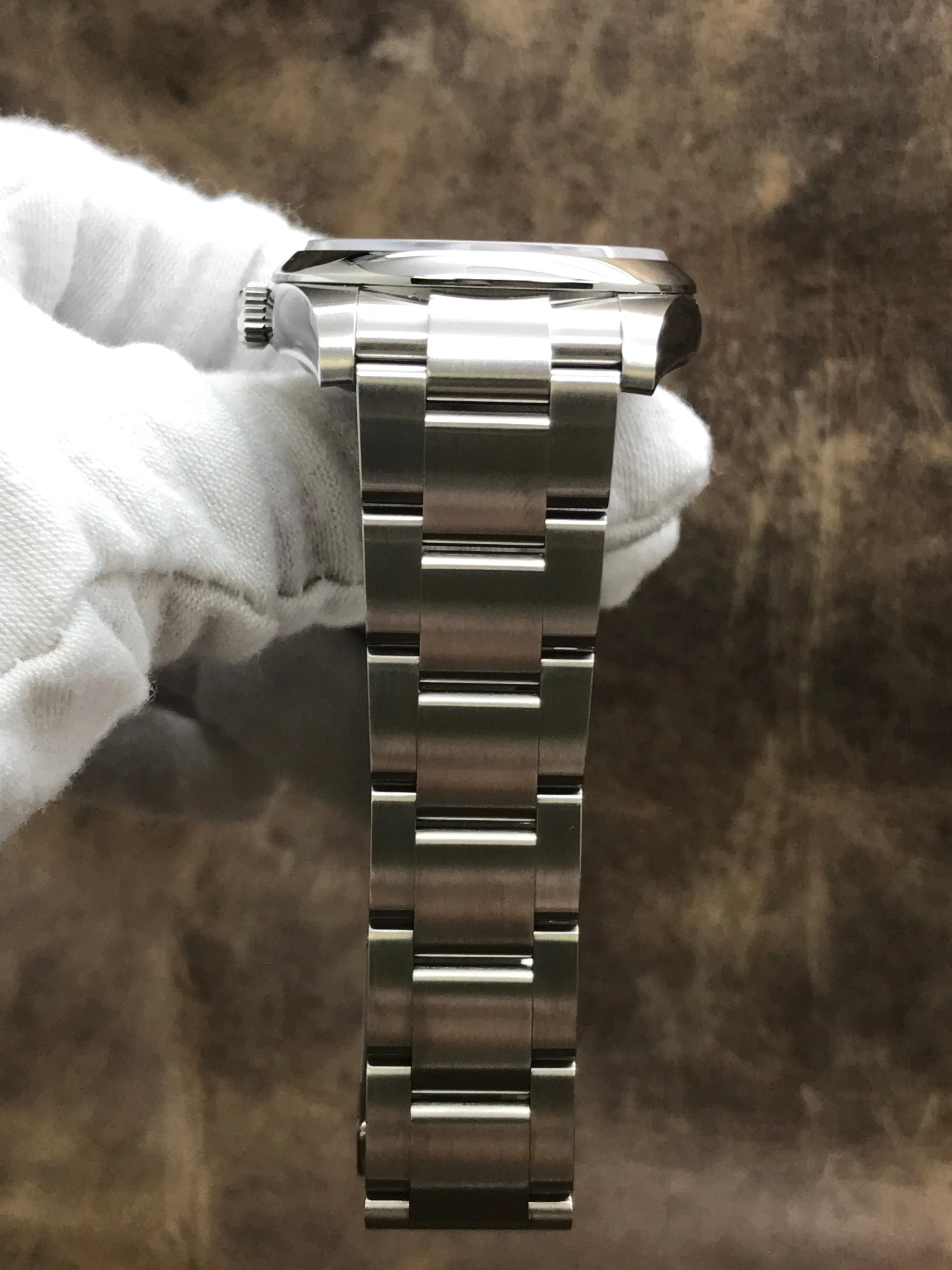Rolex Oyster Perpetual 34mm 114200 Olive Green Dial Automatic Watch