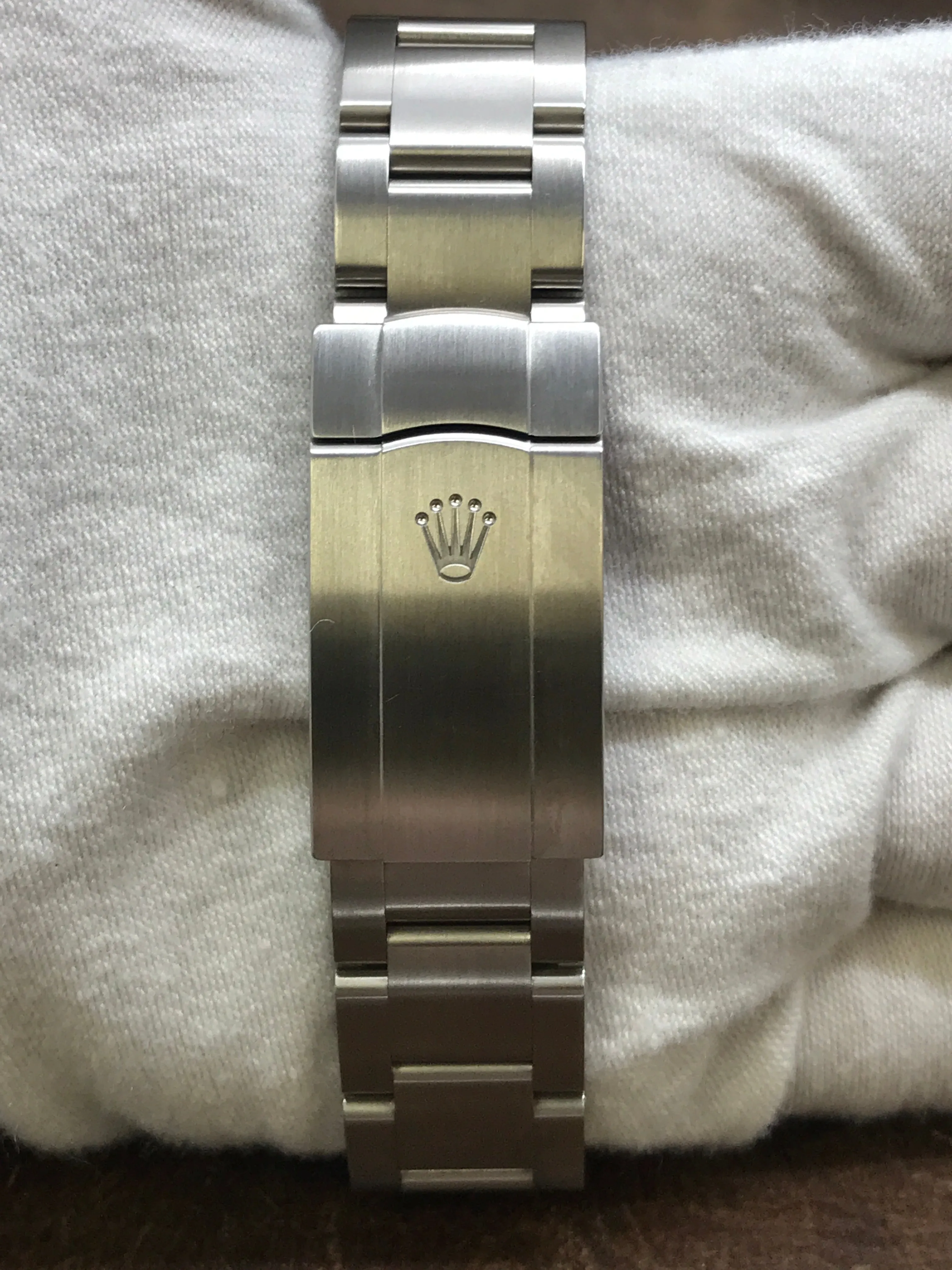 Rolex Oyster Perpetual 34mm 114200 Olive Green Dial Automatic Watch