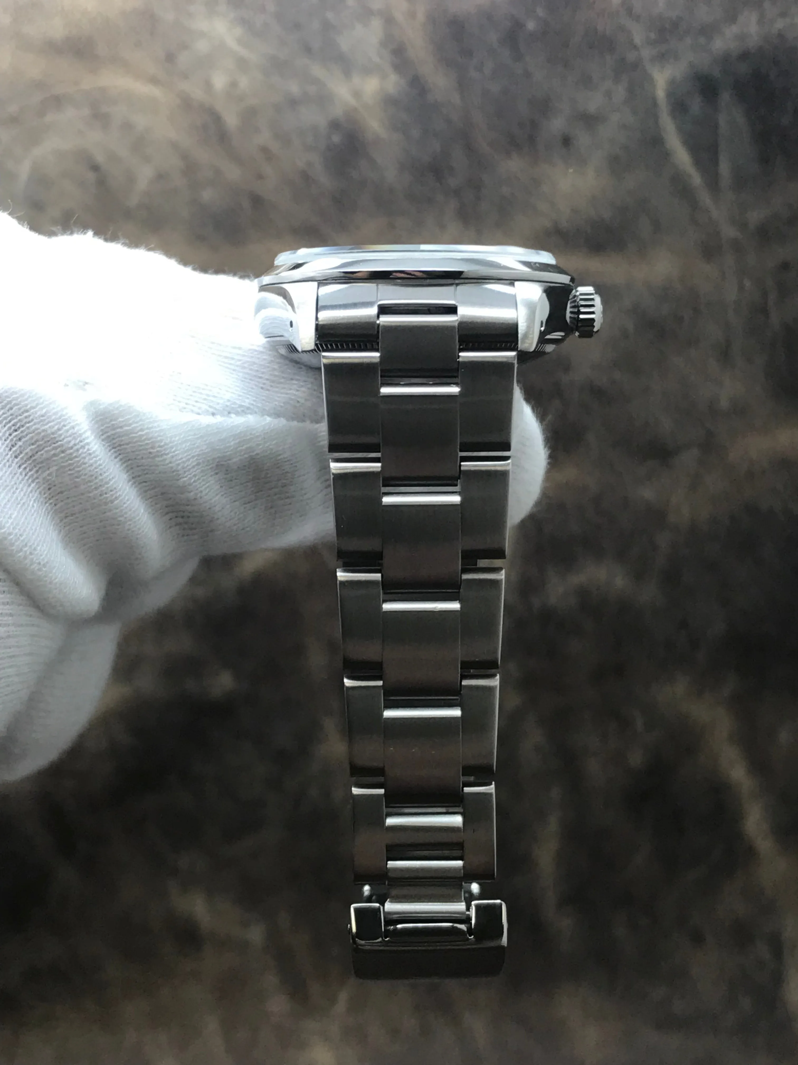Rolex Oyster Perpetual Date 34mm 15200 White Roman Dial Automatic Watch