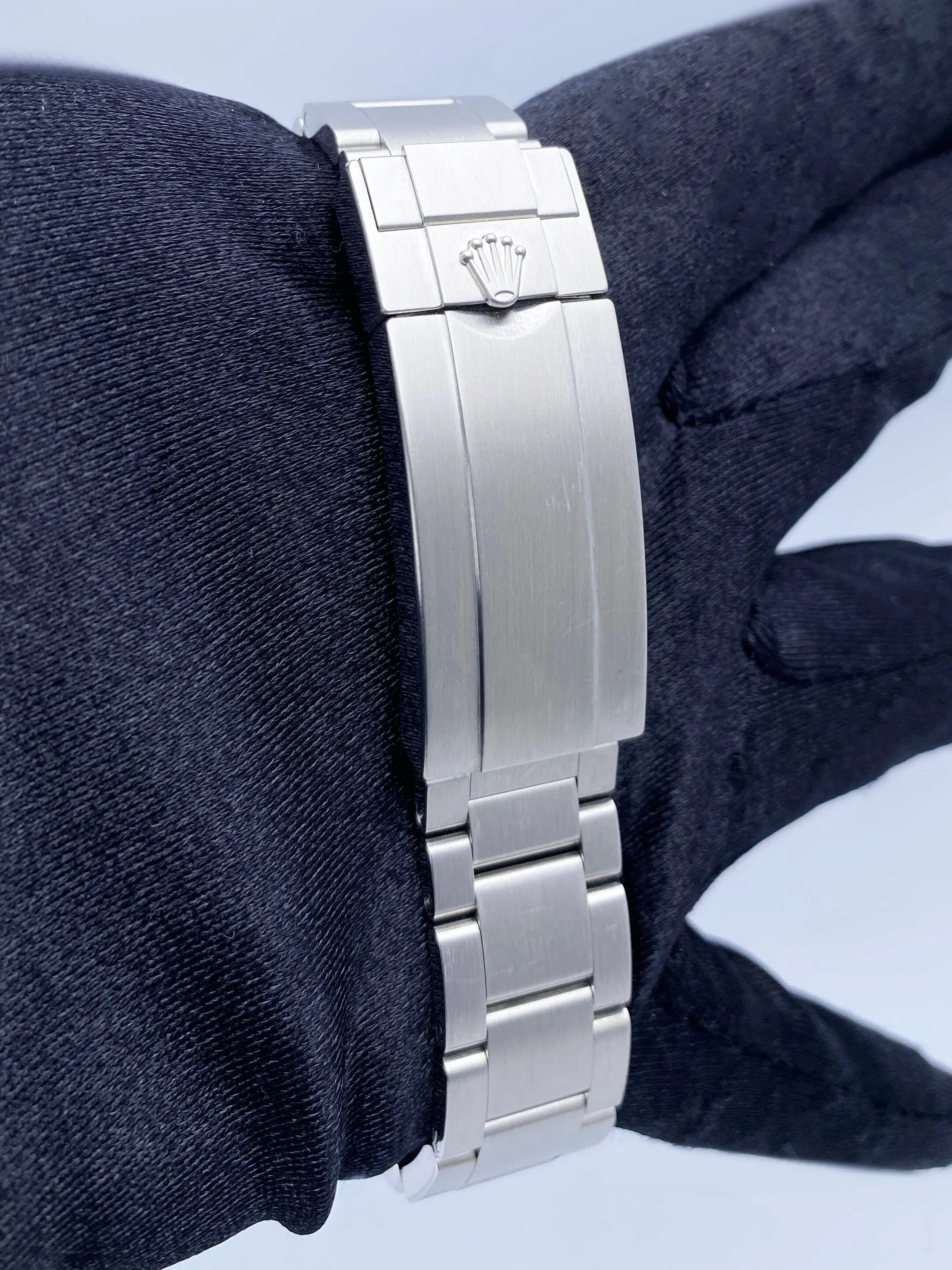 Rolex Submariner Date "Hulk" 116610LV Mens Watch Box Papers