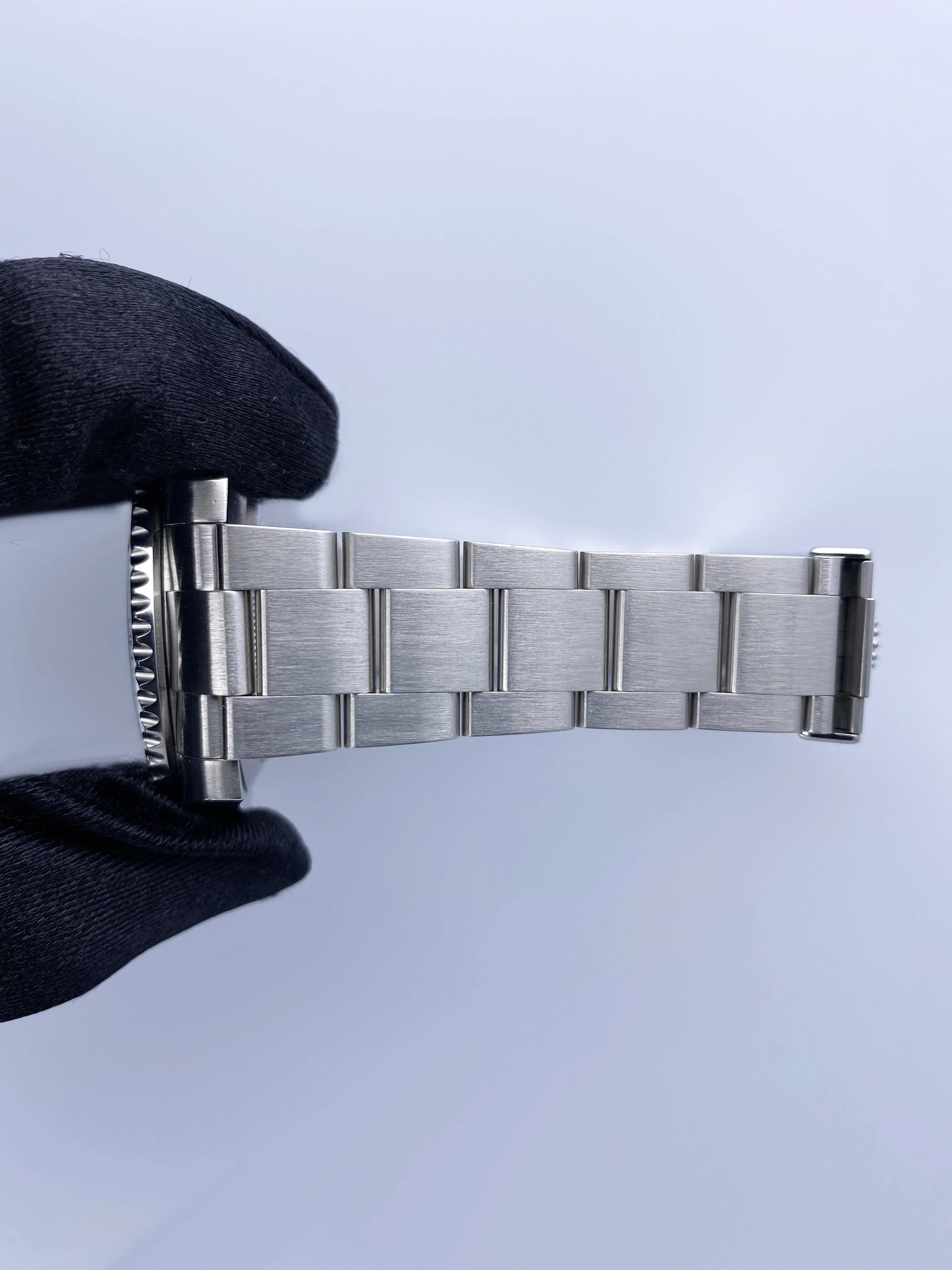Rolex Submariner Date "Hulk" 116610LV Mens Watch Box Papers