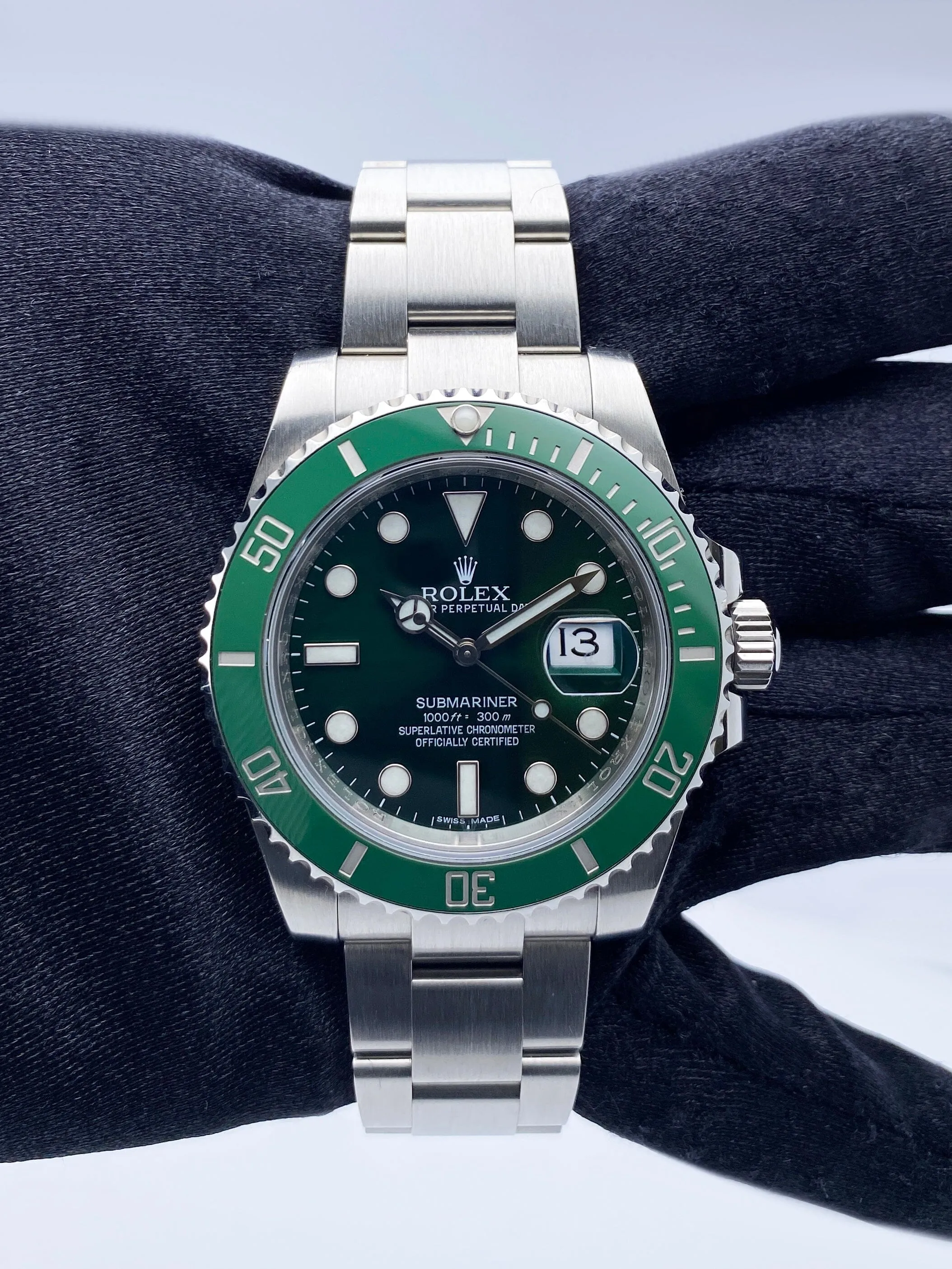 Rolex Submariner Date "Hulk" 116610LV Mens Watch Box Papers