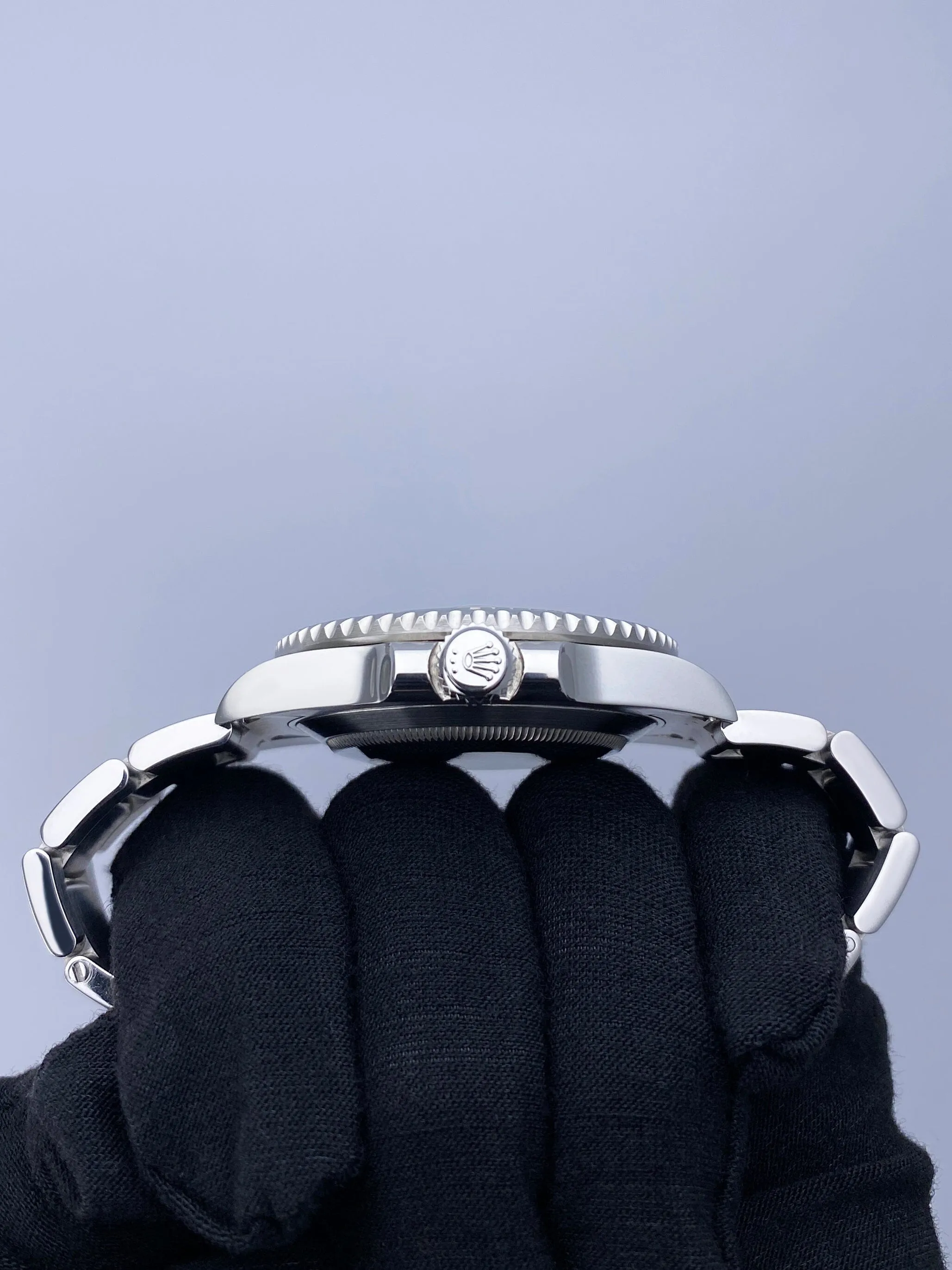 Rolex Submariner Date "Hulk" 116610LV Mens Watch Box Papers