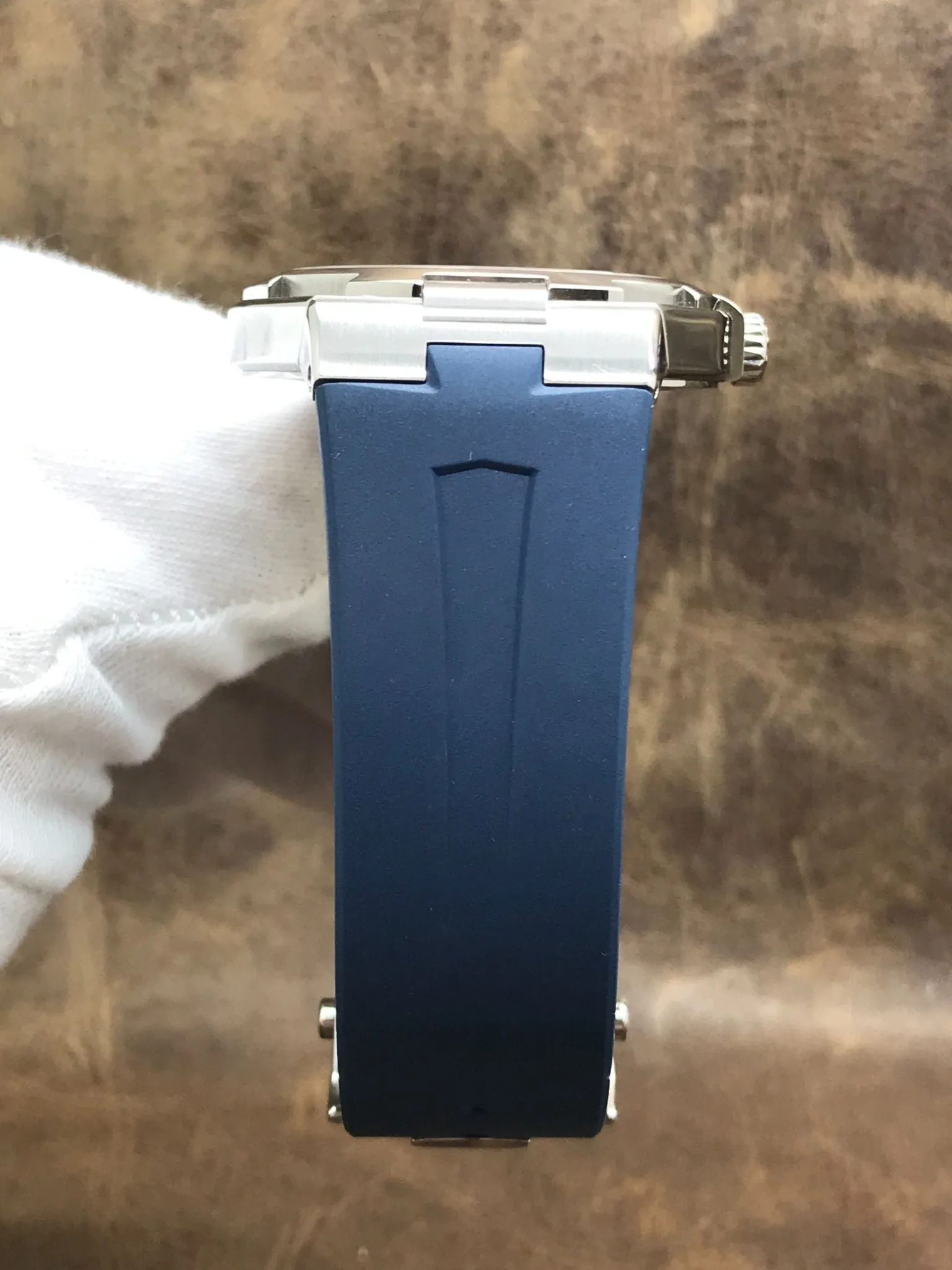 Vacheron Constantin Overseas 47040/000A-9008 Blue Dial Automatic Men's Watch